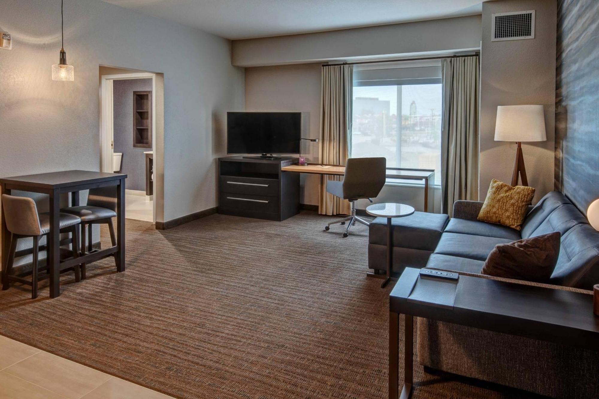 Residence Inn By Marriott Tulsa Midtown Экстерьер фото