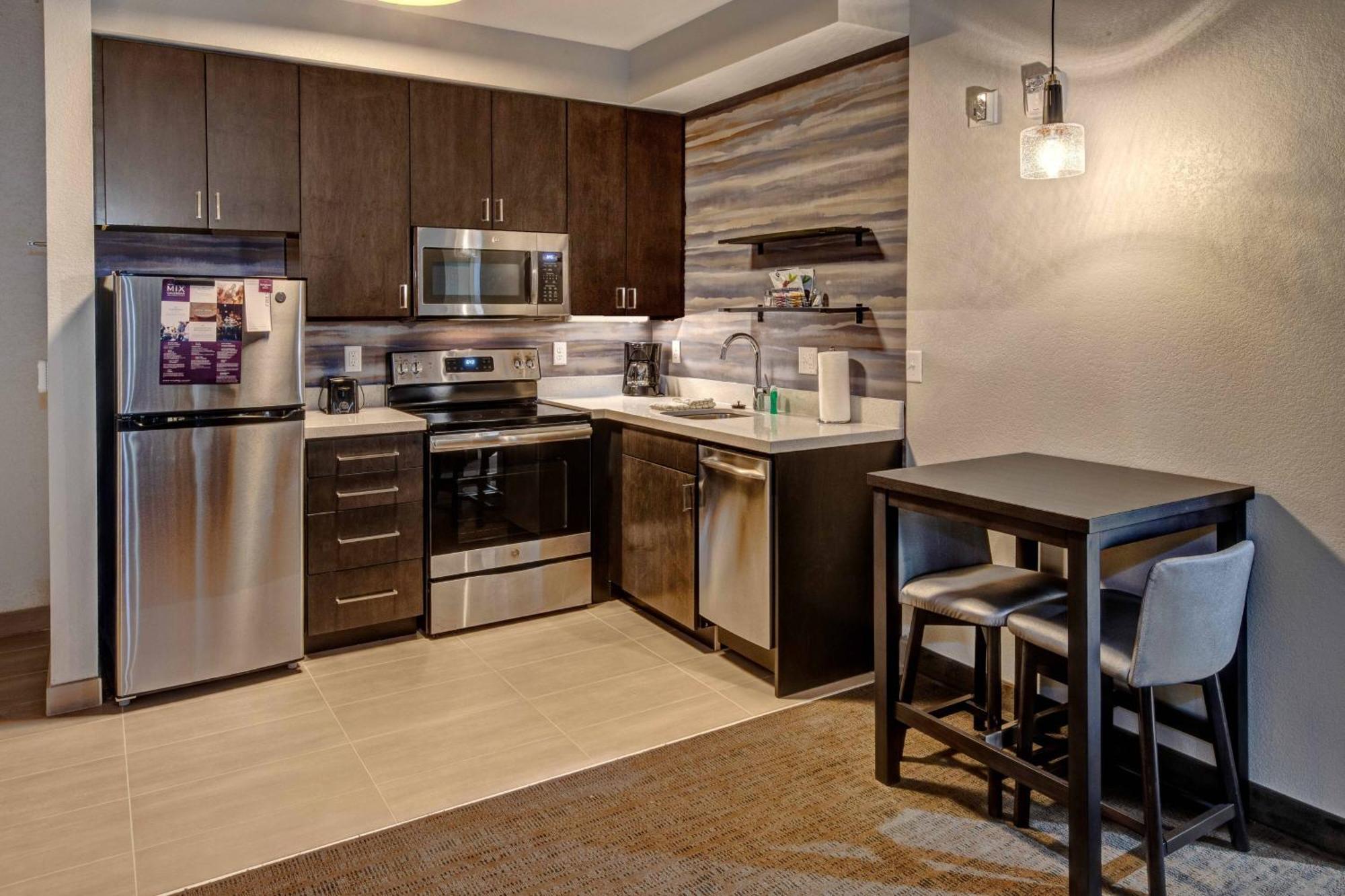 Residence Inn By Marriott Tulsa Midtown Экстерьер фото
